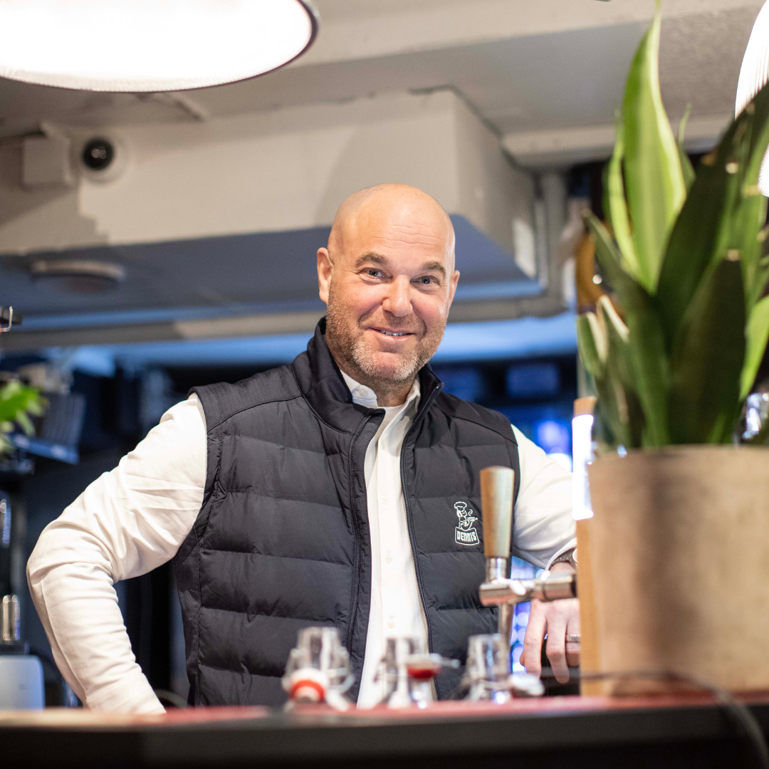Ravintoloitsija-Kim-Rafkin-Kuva-Ilona-Toivonen-Dennis-50-vuotta-Turku Kuva: Ilona Toivonen